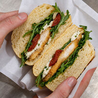 Bun poulet cervelle de canut tomate